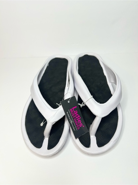 Shoes - White and Black Women's Foam Flip Flop Sandals Size M (7-8)